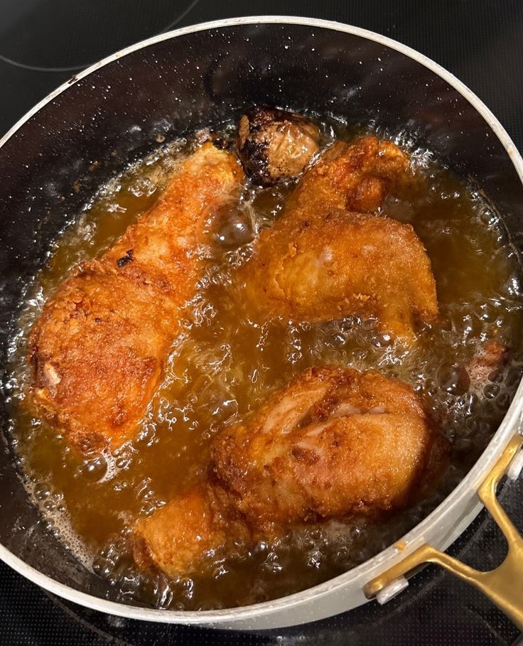 Những người nằm trong "danh s&aacute;ch y&ecirc;u th&iacute;ch" của ung thư phổi thường c&oacute; 4 sở th&iacute;ch khi ăn uống- Ảnh 2.