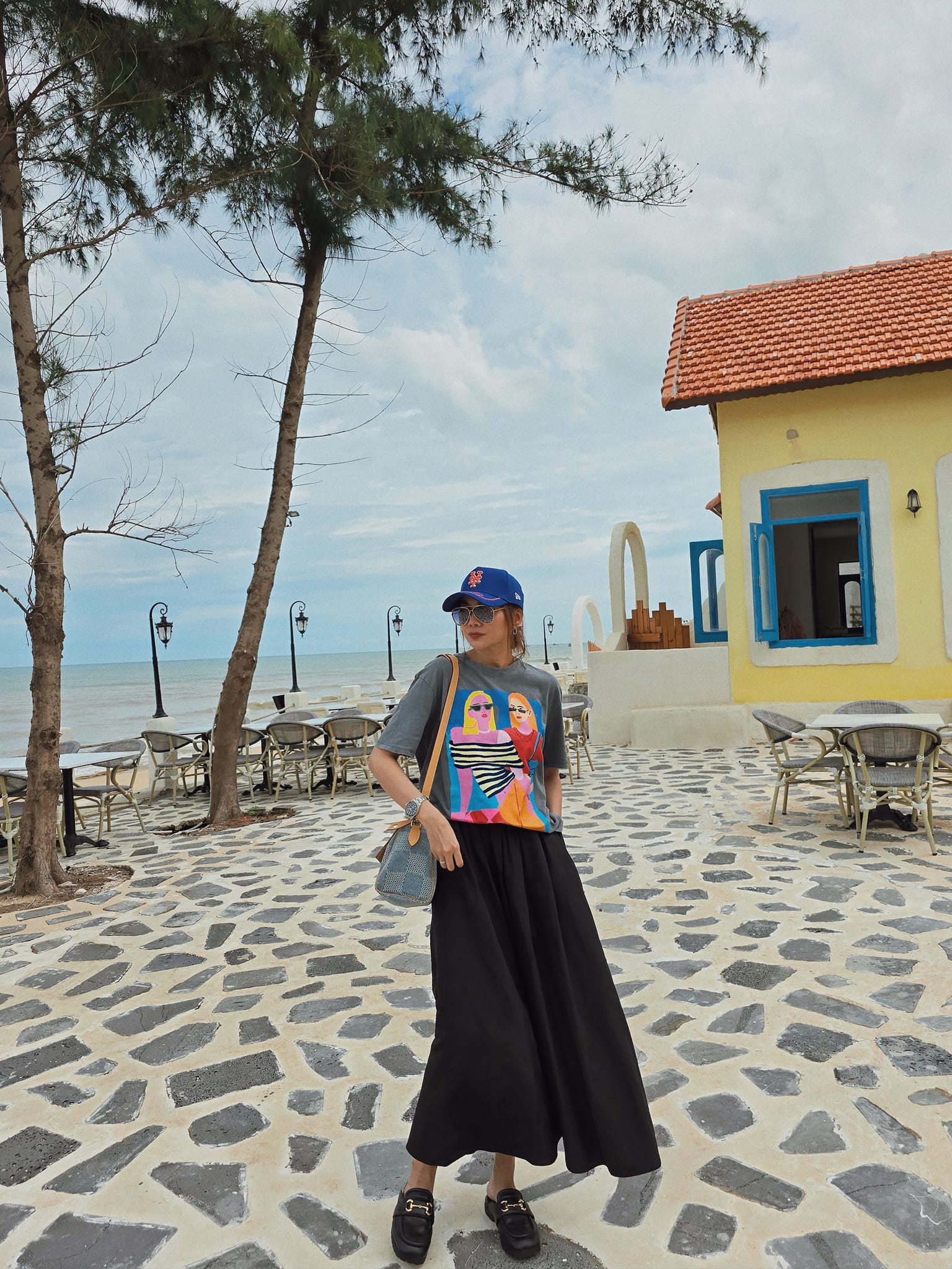 Ngắm m&atilde;i kh&ocirc;ng ch&aacute;n style đi du lịch của Phạm Thanh Hằng: Si&ecirc;u ăn ảnh v&agrave; bộ n&agrave;o cũng sang- Ảnh 2.