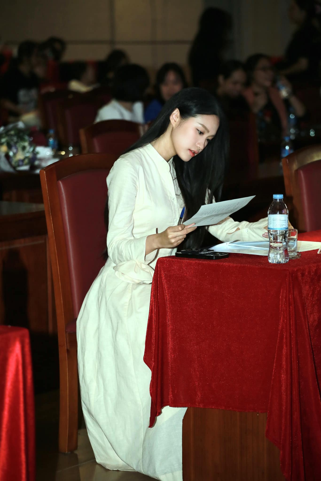 Do&atilde;n Hải My chăm con, kinh doanh vẫn miệt m&agrave;i học Thạc sĩ, vậy mới hiểu v&igrave; sao Văn Hậu si m&ecirc;- Ảnh 1.