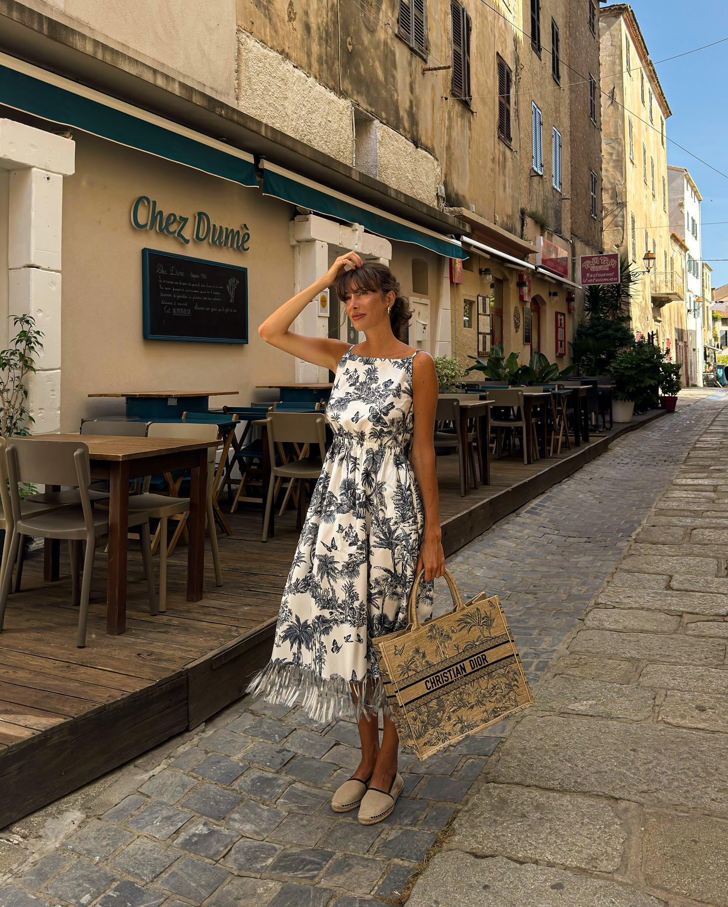 Bộ sưu tập v&aacute;y m&ugrave;a h&egrave; của phụ nữ Ph&aacute;p: To&agrave;n kiểu rất nổi bật, tươi trẻ nhưng vẫn sang trọng- Ảnh 4.