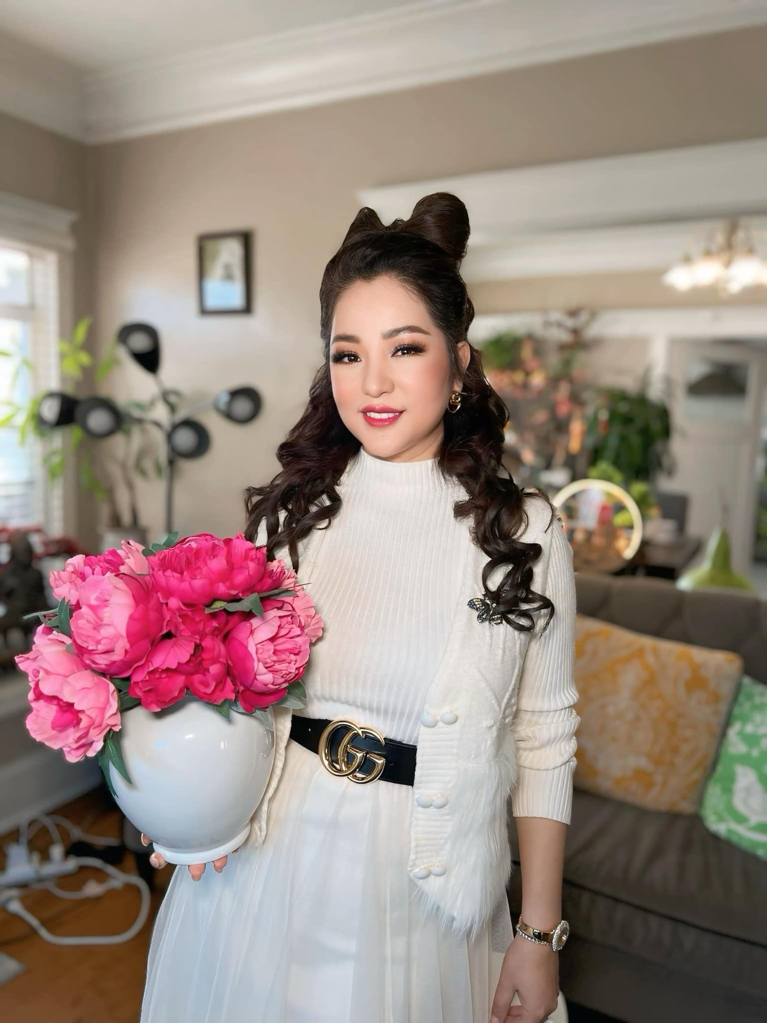 Mẹ đơn th&acirc;n l&agrave; nữ NSƯT nổi tiếng miền Nam một thời: 50 tuổi b&aacute;n tr&aacute;i c&acirc;y ở Mỹ, c&oacute; người y&ecirc;u b&iacute; mật- Ảnh 4.