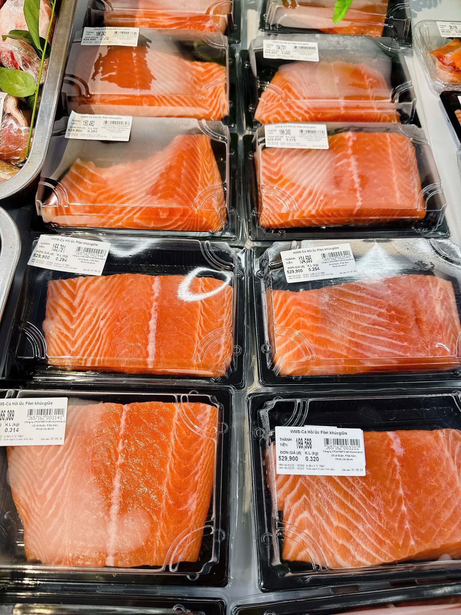 Mua c&aacute; hồi si&ecirc;u thị: Nh&acirc;n vi&ecirc;n tiết lộ chi tiết "v&agrave;ng" tr&ecirc;n thớ thịt, chỉ mất 3 gi&acirc;y liếc nh&igrave;n- Ảnh 3.