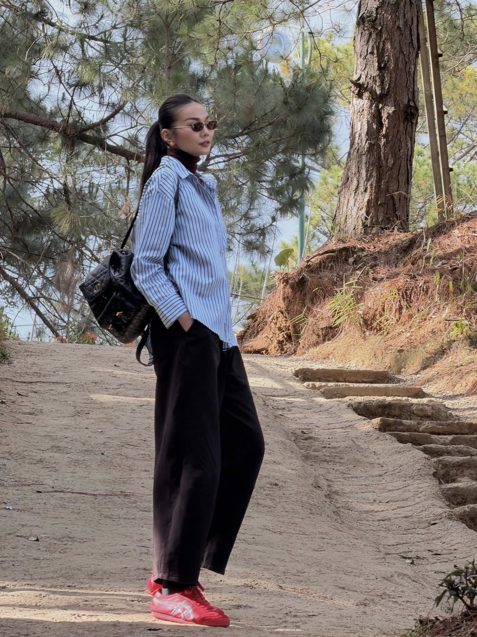 Ngắm m&atilde;i kh&ocirc;ng ch&aacute;n style đi du lịch của Phạm Thanh Hằng: Si&ecirc;u ăn ảnh v&agrave; bộ n&agrave;o cũng sang- Ảnh 5.