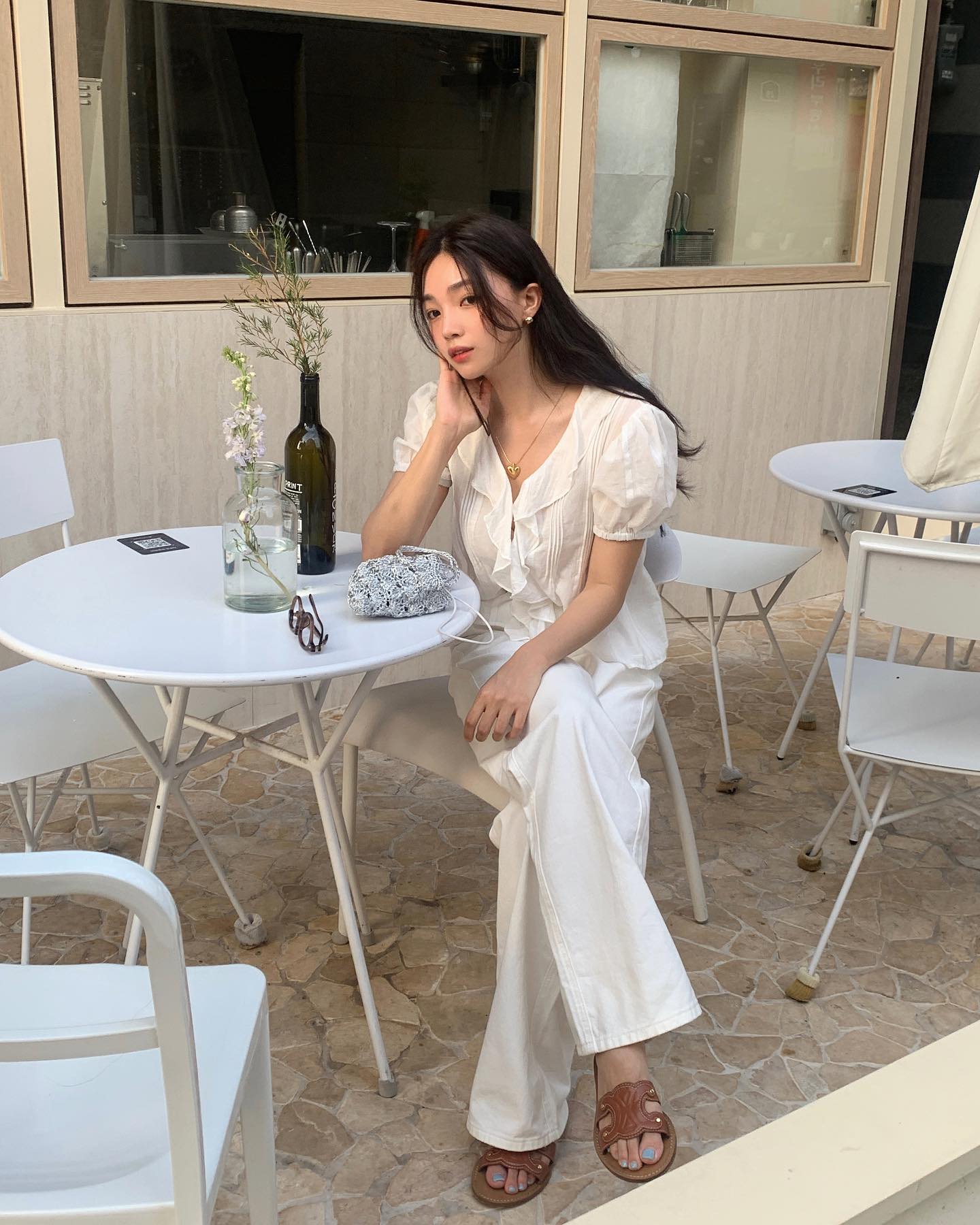 Si&ecirc;u b&iacute; k&iacute;p chọn &aacute;o m&ugrave;a h&egrave;: Cứ mang 5 gam m&agrave;u n&agrave;y l&agrave; mặc l&ecirc;n "auto" sang chảnh- Ảnh 2.