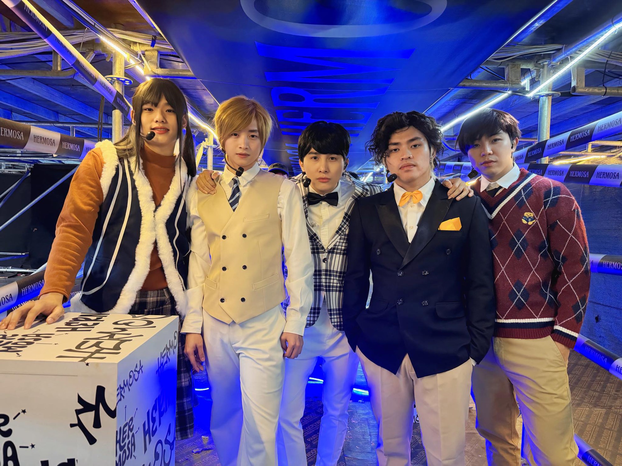 D&agrave;n Anh Trai Say Hi 