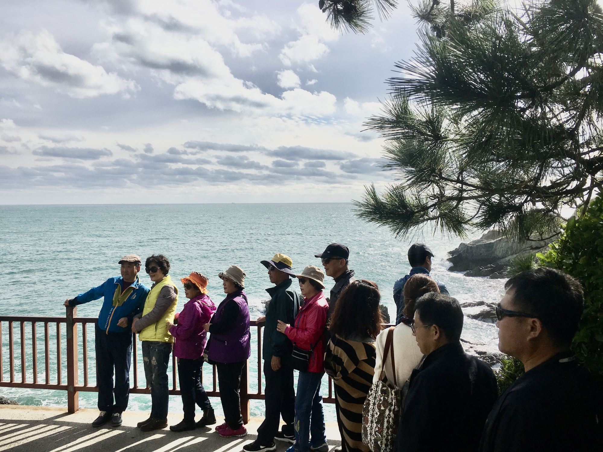 Thử m&oacute;n đồ uống từ "thần dược" của H&agrave;n Quốc, kh&aacute;ch Việt rớt nước mắt: "Cả đời n&agrave;y t&ocirc;i kh&ocirc;ng d&aacute;m uống lại lần 2"- Ảnh 2.