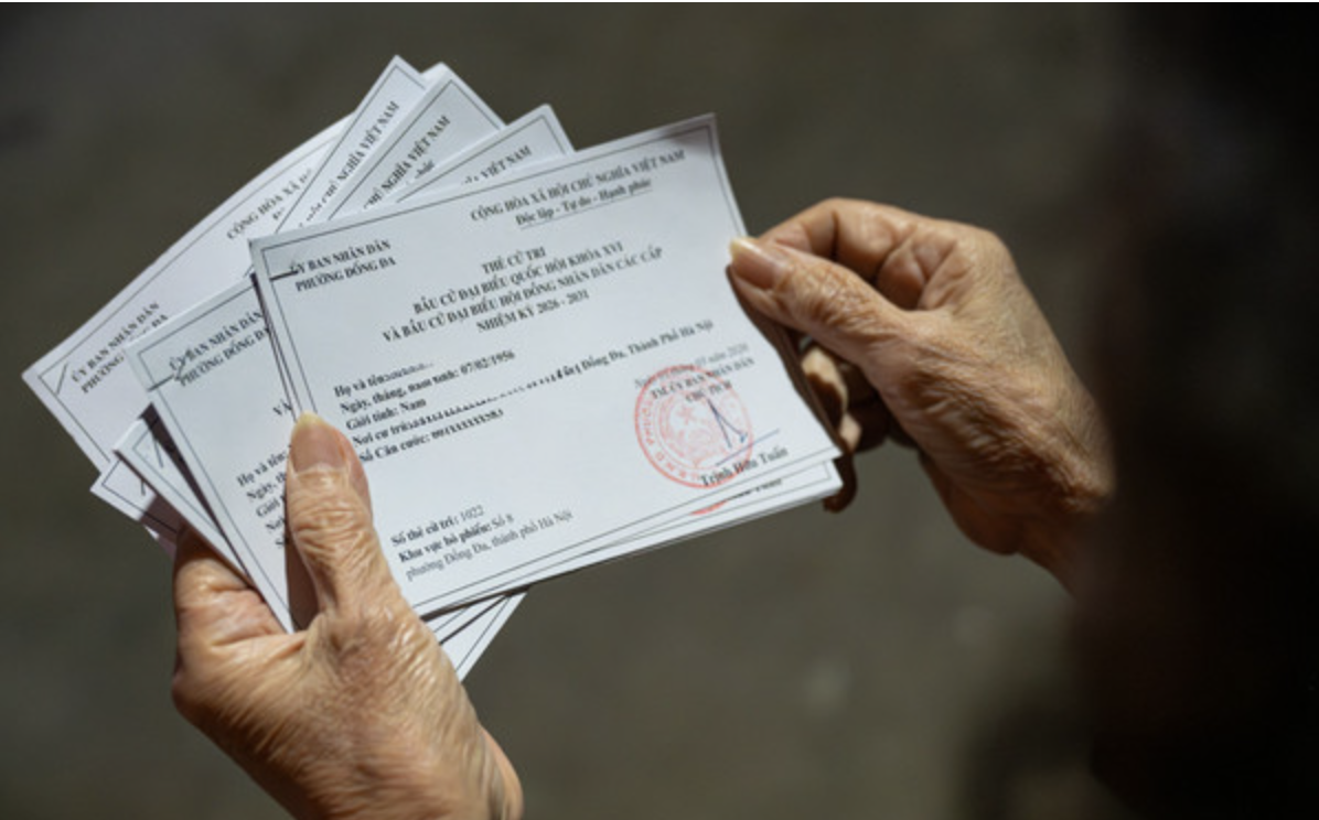 C&oacute; được nhờ người viết hộ, bỏ hộ phiếu bầu cử kh&ocirc;ng? Quy định nhiều cử tri cần biết trước ng&agrave;y bỏ phiếu- Ảnh 1.