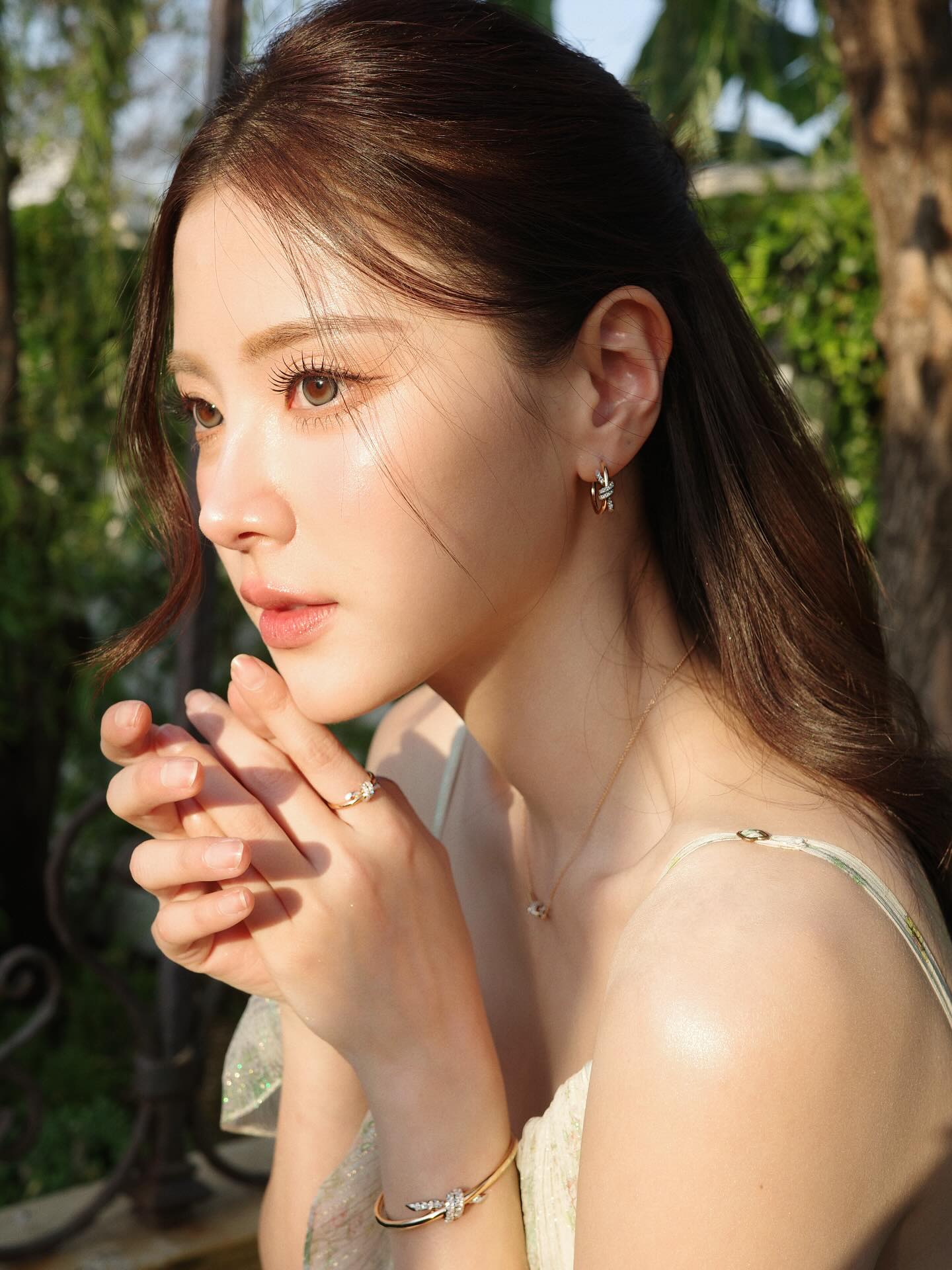 Độc th&acirc;n vui vẻ, Baifern tới thời đỉnh cao nhan sắc thật sự rồi!- Ảnh 9.