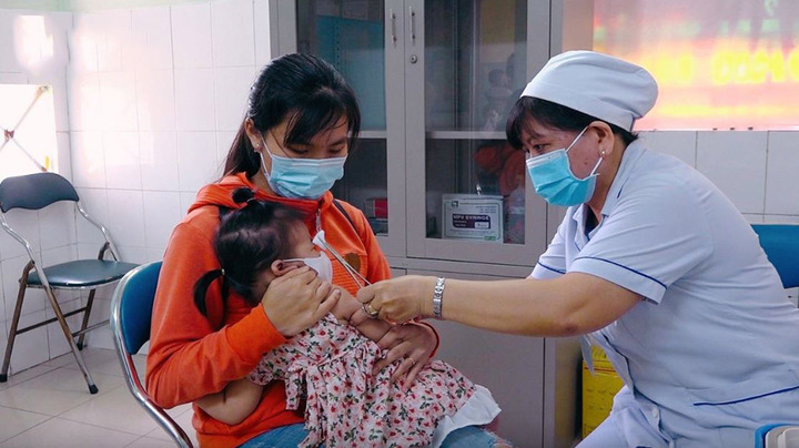 Đề xuất bồi thường 30 lần mức lương cơ sở cho người bị tai biến sau ti&ecirc;m chủng- Ảnh 1.