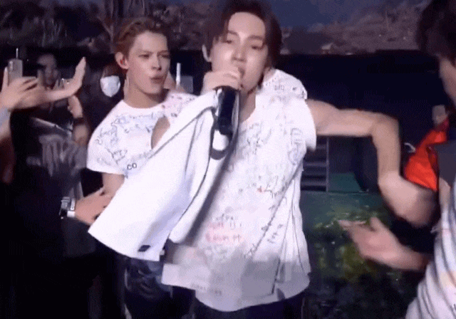 T&oacute;m gọn cảnh mỹ nam nh&oacute;m CORTIS x&ocirc; đẩy anh em giật ti&ecirc;u điểm center, ai rồi cũng ho&aacute; Jang Wonyoung!- Ảnh 4.