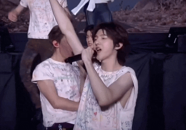 T&oacute;m gọn cảnh mỹ nam nh&oacute;m CORTIS x&ocirc; đẩy anh em giật ti&ecirc;u điểm center, ai rồi cũng ho&aacute; Jang Wonyoung!- Ảnh 2.