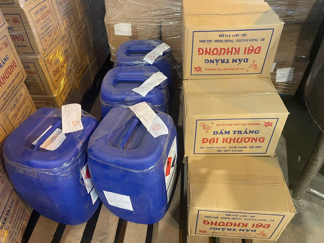 Ra lệnh bắt tạm giam chủ cơ sở sản xuất Nguyễn C&ocirc;ng Khương SN 1976- Ảnh 1.