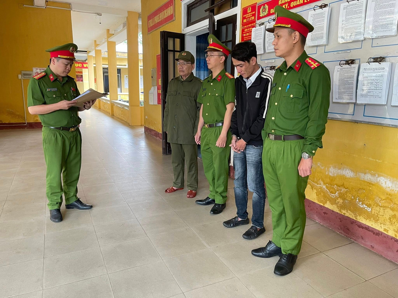 Lừa b&aacute;n v&agrave;ng gi&aacute; rẻ tr&ecirc;n Facebook, chiếm đoạt gần 400 triệu đồng- Ảnh 1.