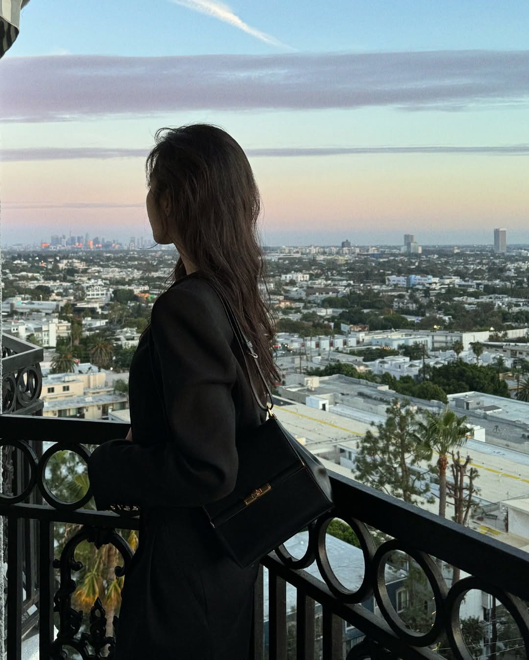 Nữ ch&iacute;nh phim H&agrave;n g&acirc;y sốt Việt Nam: Nhan sắc mỏng manh nh&igrave;n muốn che chở, gu thời trang "nghệ" như cảnh phim- Ảnh 10.