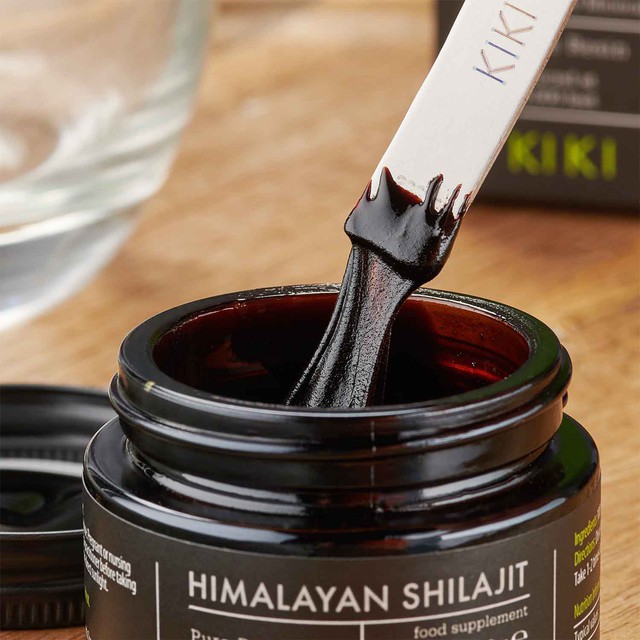 Shilajit c&oacute; thật sự gi&uacute;p đ&agrave;n &ocirc;ng chống l&atilde;o h&oacute;a? Thứ "nhựa đ&aacute; Himalaya" khiến nhiều anh em ph&aacute;t sốt h&oacute;a ra kh&ocirc;ng thần kỳ như lời đồn- Ảnh 2.