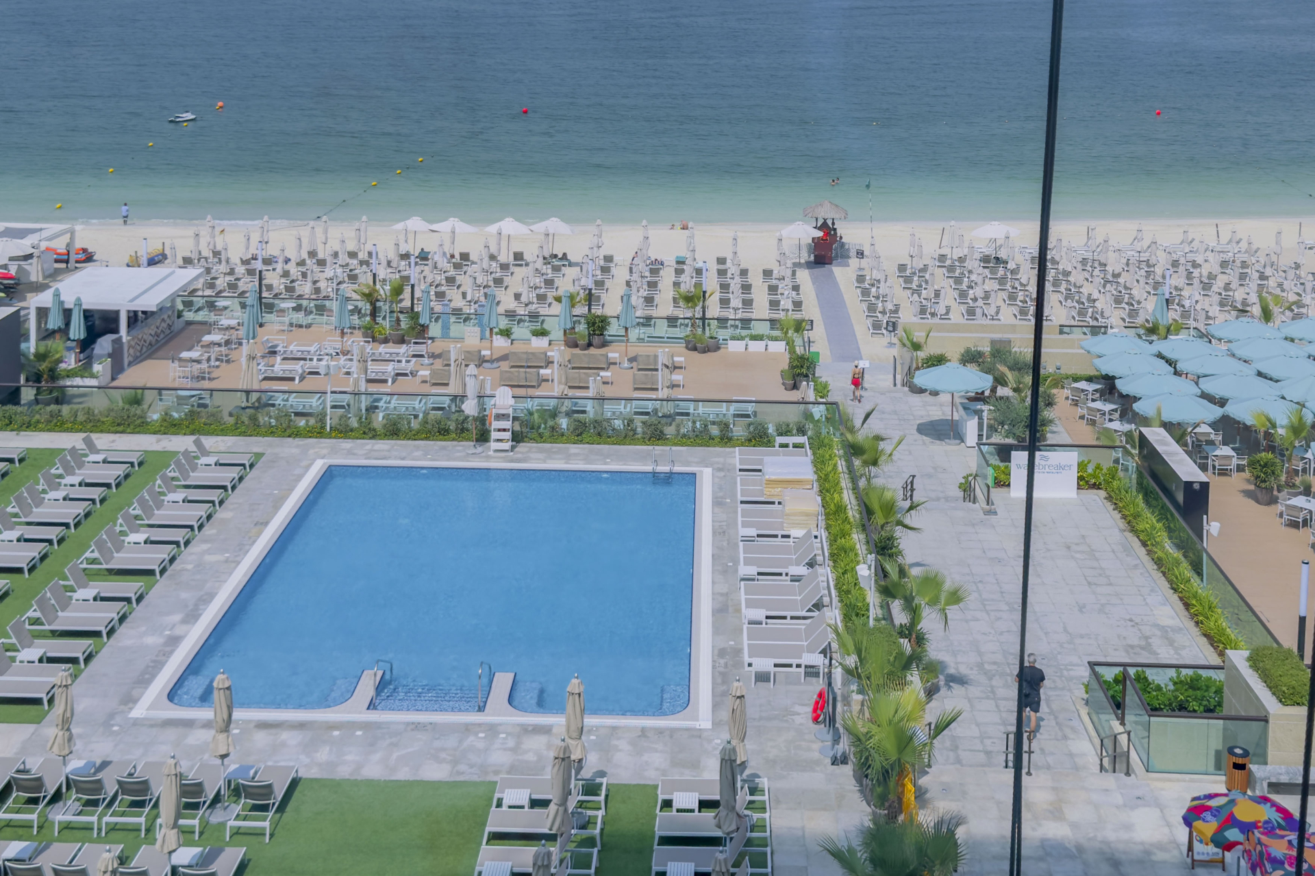 Những bức ảnh chưa từng c&oacute; chụp Dubai hiện tại: Nơi xa hoa nhất h&agrave;nh tinh giờ như &ldquo;th&agrave;nh phố hoang" ch&igrave;m trong im lặng- Ảnh 3.