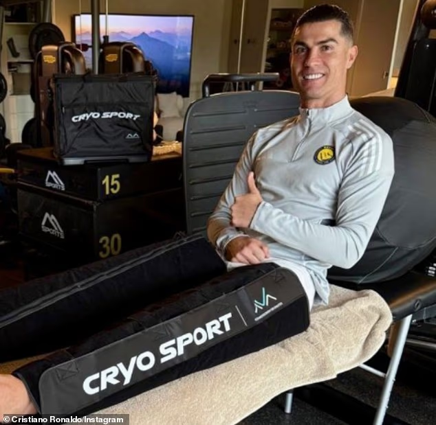 Ronaldo bất thường- Ảnh 1. Ronaldo bất thường- Ảnh 1.