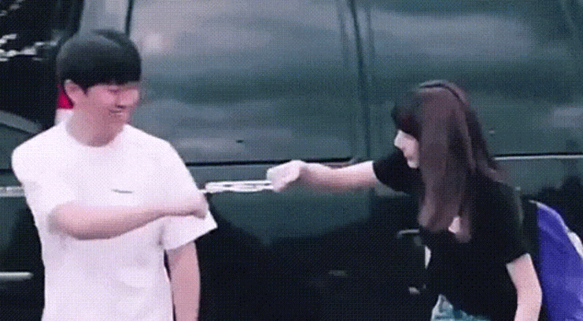 Mỹ nh&acirc;n đẹp nhất thế giới bị quản l&yacute; lừa đảo gần 20 tỷ, b&iacute; mật đằng sau c&agrave;ng tranh c&atilde;i hơn- Ảnh 2.