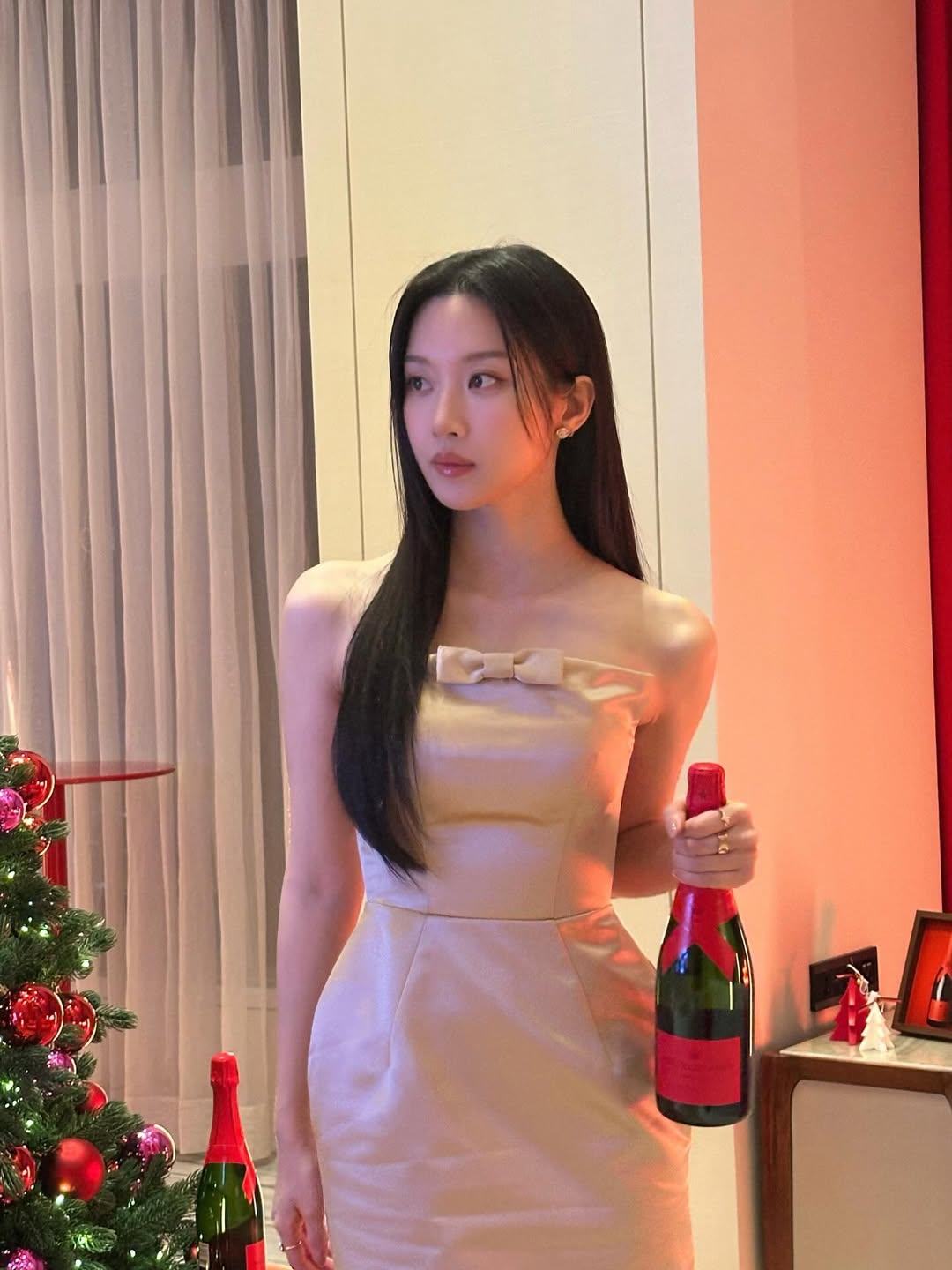 Nữ ch&iacute;nh phim H&agrave;n g&acirc;y sốt Việt Nam: Nhan sắc mỏng manh nh&igrave;n muốn che chở, gu thời trang "nghệ" như cảnh phim- Ảnh 6.