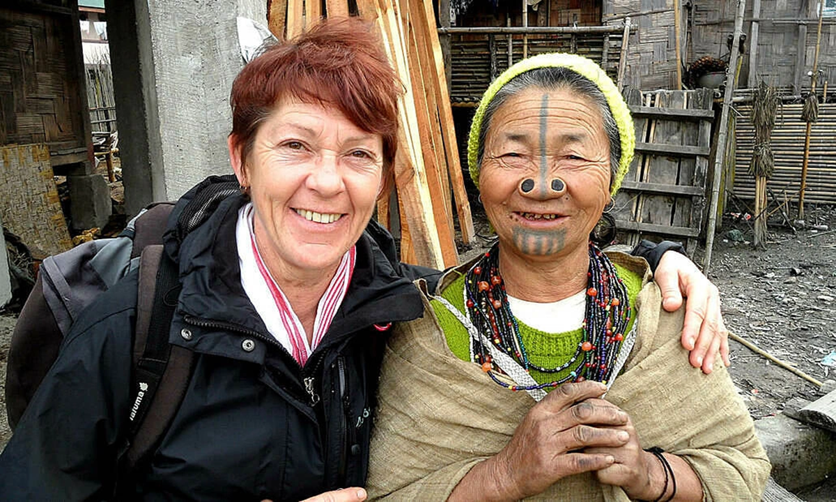 V&ugrave;ng đất kỳ lạ nơi phụ nữ m&ecirc; mẩn "l&agrave;m đẹp" với hai chiếc lỗ kinh dị tr&ecirc;n mũi- Ảnh 5.