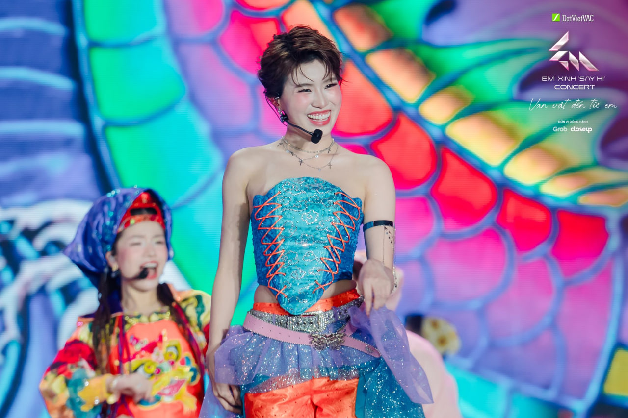 Nữ ch&iacute;nh phim Việt 440 tỷ: 17 tuổi c&agrave;n qu&eacute;t to&agrave;n cầu, vừa bị ph&aacute; kỷ lục số 1 Spotify- Ảnh 4.