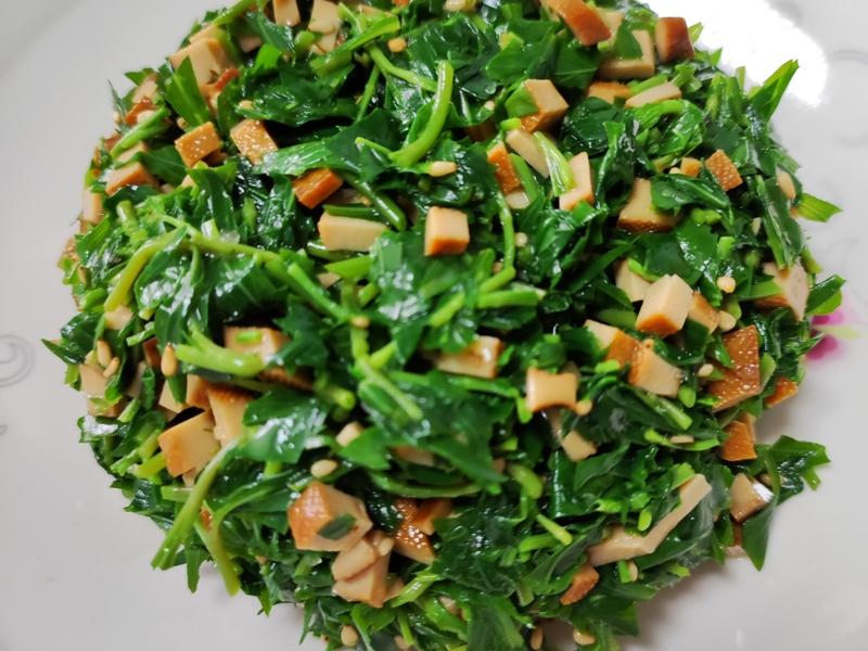 M&oacute;n rau n&ecirc;n ăn v&agrave;o th&aacute;ng Ba - vừa ngon, dễ nấu lại gi&uacute;p th&uacute;c đẩy nhu động ruột, nu&ocirc;i dưỡng gan v&agrave; bảo vệ mắt- Ảnh 10.