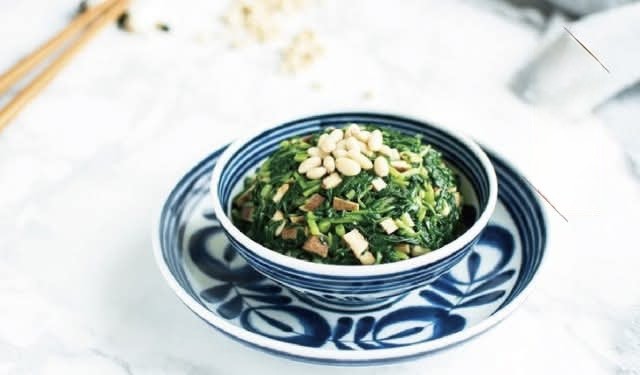 M&oacute;n rau n&ecirc;n ăn v&agrave;o th&aacute;ng Ba - vừa ngon, dễ nấu lại gi&uacute;p th&uacute;c đẩy nhu động ruột, nu&ocirc;i dưỡng gan v&agrave; bảo vệ mắt- Ảnh 11.