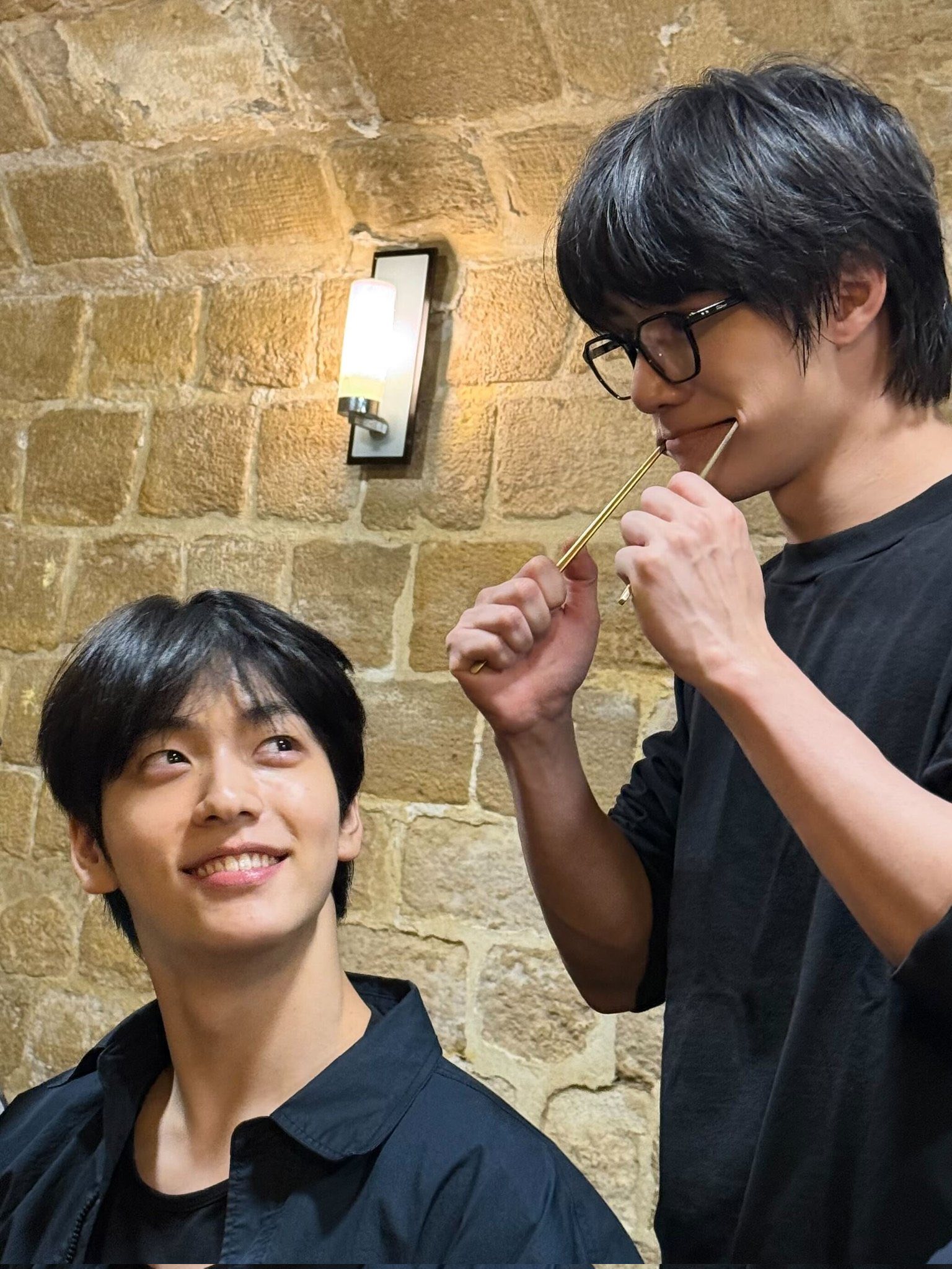 4 bức ảnh khiến Soobin d&iacute;nh tin hẹn h&ograve;- Ảnh 2.