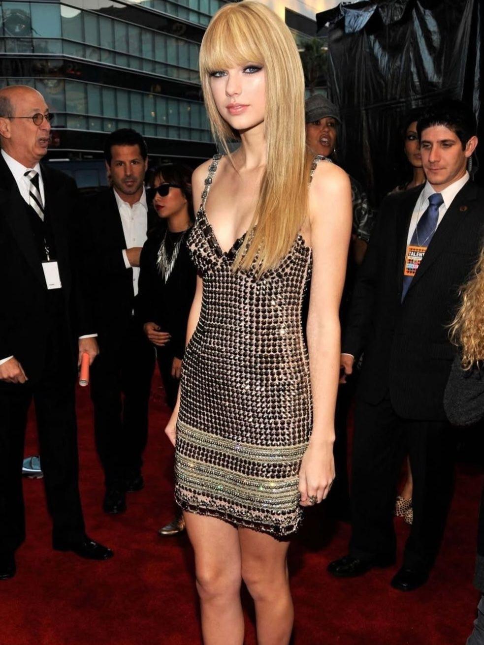 Nữ ca sĩ gi&agrave;u nhất showbiz: 1 ng&agrave;y kiếm được 400 tỷ, nhan sắc 19 tuổi l&agrave; tuyệt phẩm trần gian- Ảnh 4.