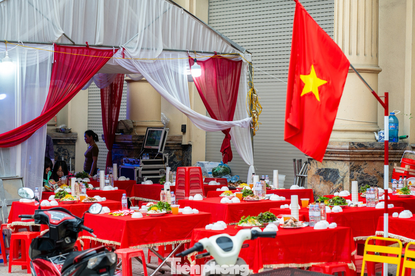 'Biển người' trẩy hội Lạng Sơn- Ảnh 4.