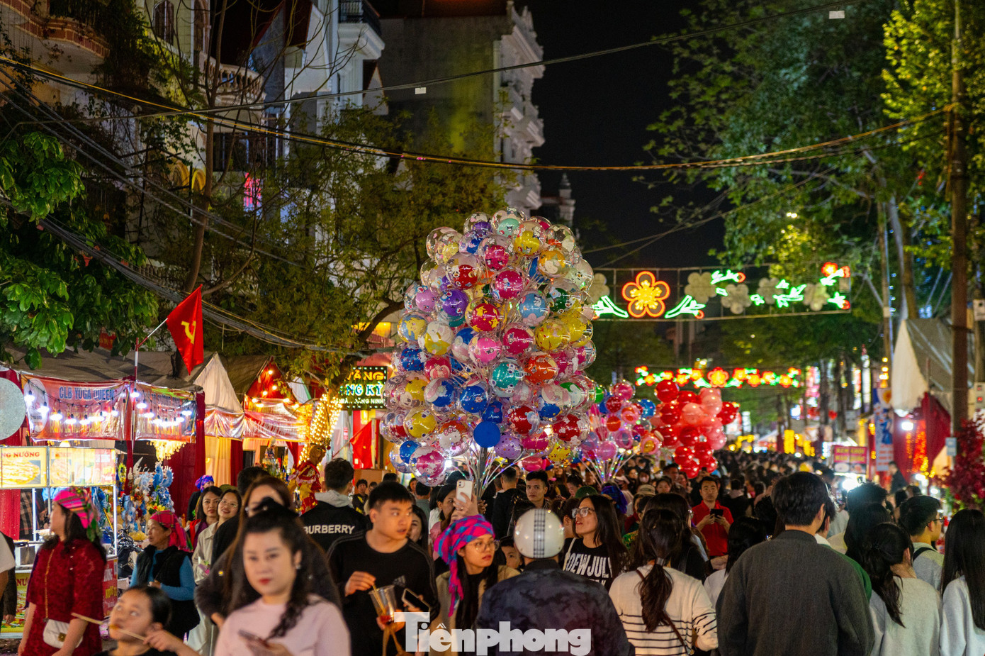 'Biển người' trẩy hội Lạng Sơn- Ảnh 12.