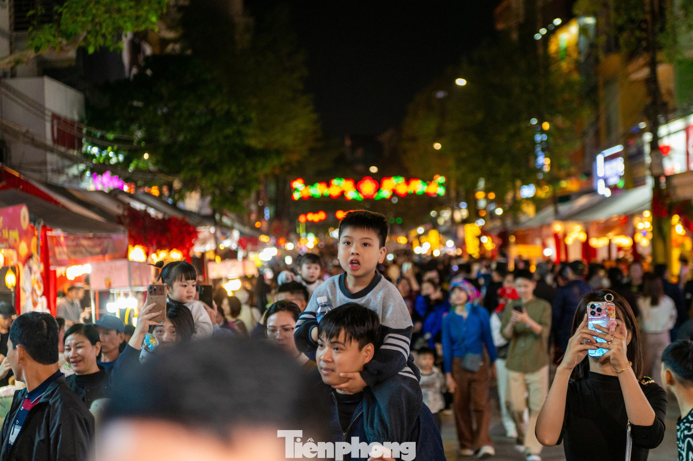 'Biển người' trẩy hội Lạng Sơn- Ảnh 7.