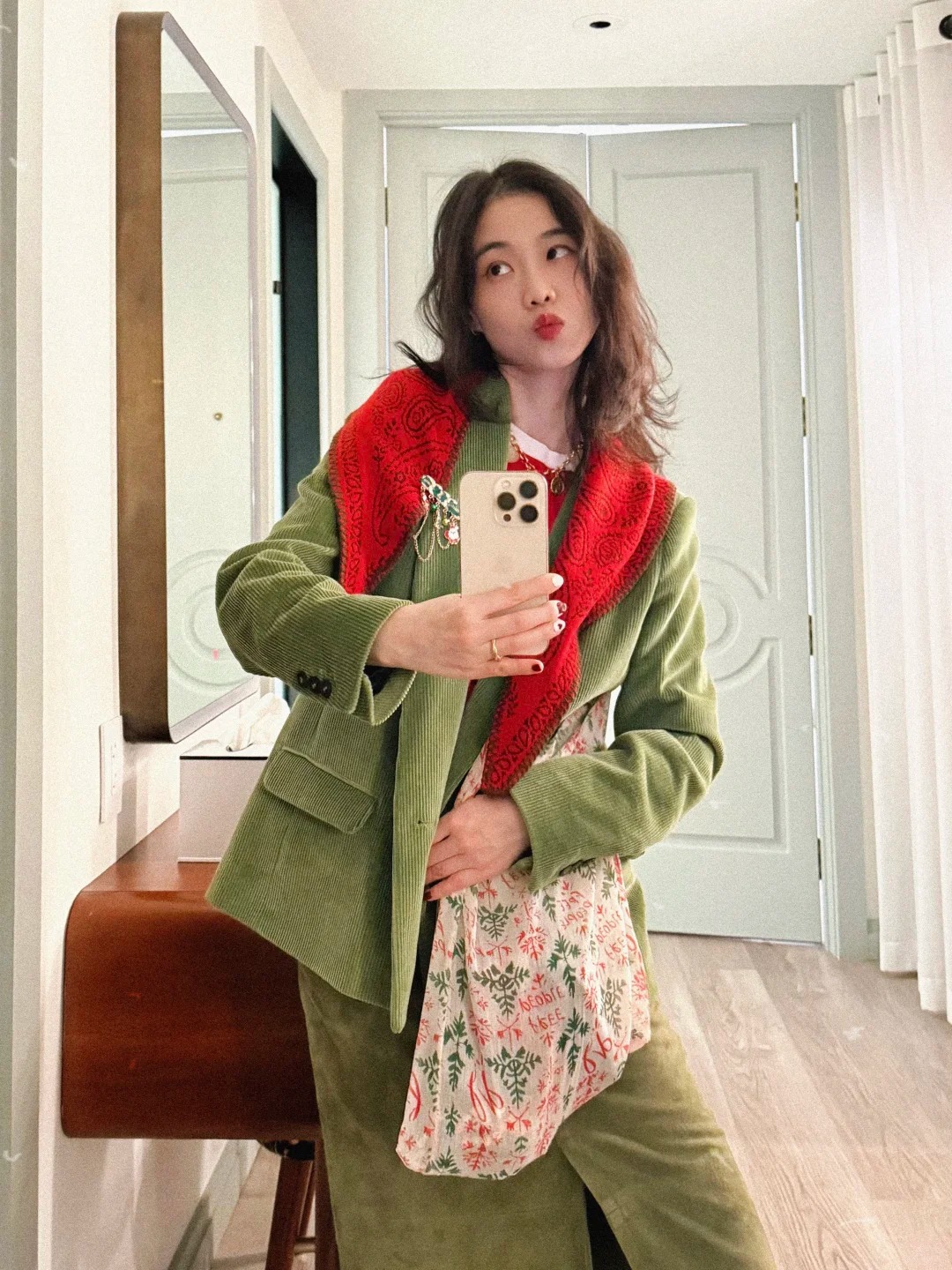 Tuần mới (16/3 - 22/3) mặc g&igrave; để "h&uacute;t cạn" t&agrave;i lộc? Điểm danh m&agrave;u &aacute;o may mắn gi&uacute;p t&uacute;i tiền 12 con gi&aacute;p l&uacute;c n&agrave;o cũng rủng rỉnh- Ảnh 7.