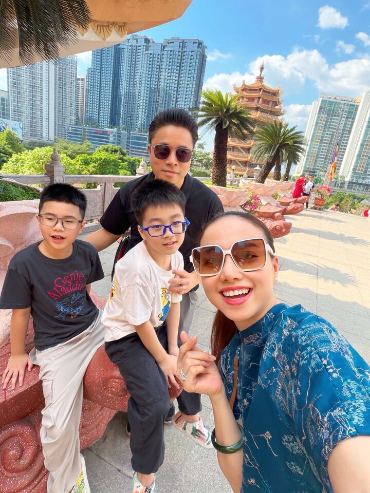 10 năm h&ocirc;n nh&acirc;n của "đạo diễn trăm tỷ" Victor Vũ v&agrave; b&agrave; x&atilde; hoa kh&ocirc;i T&acirc;y Đ&ocirc;- Ảnh 9.