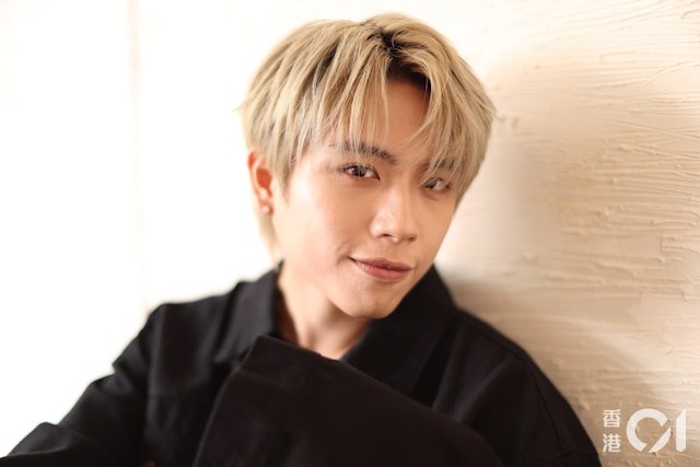 Bắt tạm giam nam ca sĩ 20 tuổi hận t&igrave;nh, doạ đăng ảnh n&oacute;ng với g&aacute;i cũ g&acirc;y phẫn nộ- Ảnh 1.