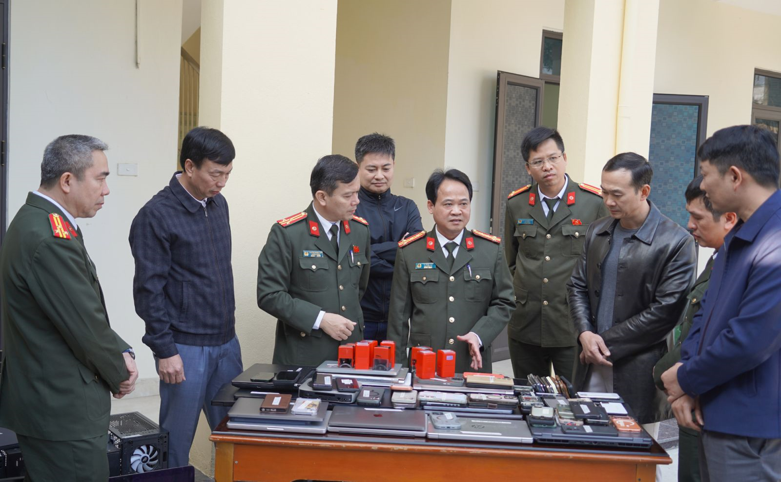 Ch&acirc;n dung 'Chủ tịch' Nguyễn Băng Thảo SN 1990 của 'Tập đo&agrave;n c&ocirc;ng nghệ triệu đ&ocirc;' lừa đảo 42.000 người- Ảnh 2.