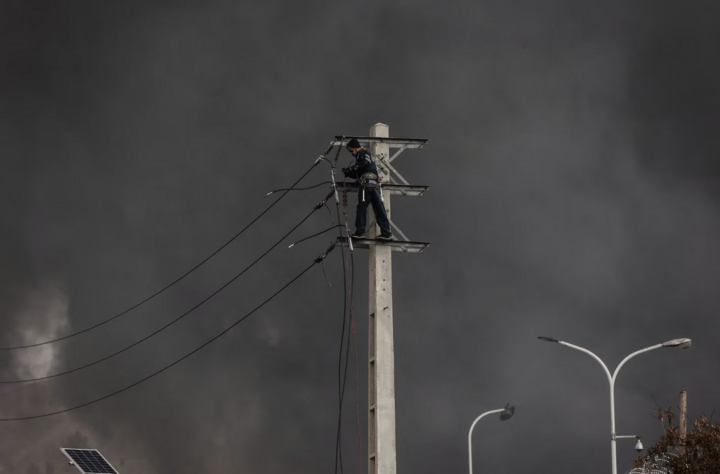 Tang thương Iran sau 15 ng&agrave;y hứng đ&ograve;n tấn c&ocirc;ng của Mỹ - Israel- Ảnh 13.