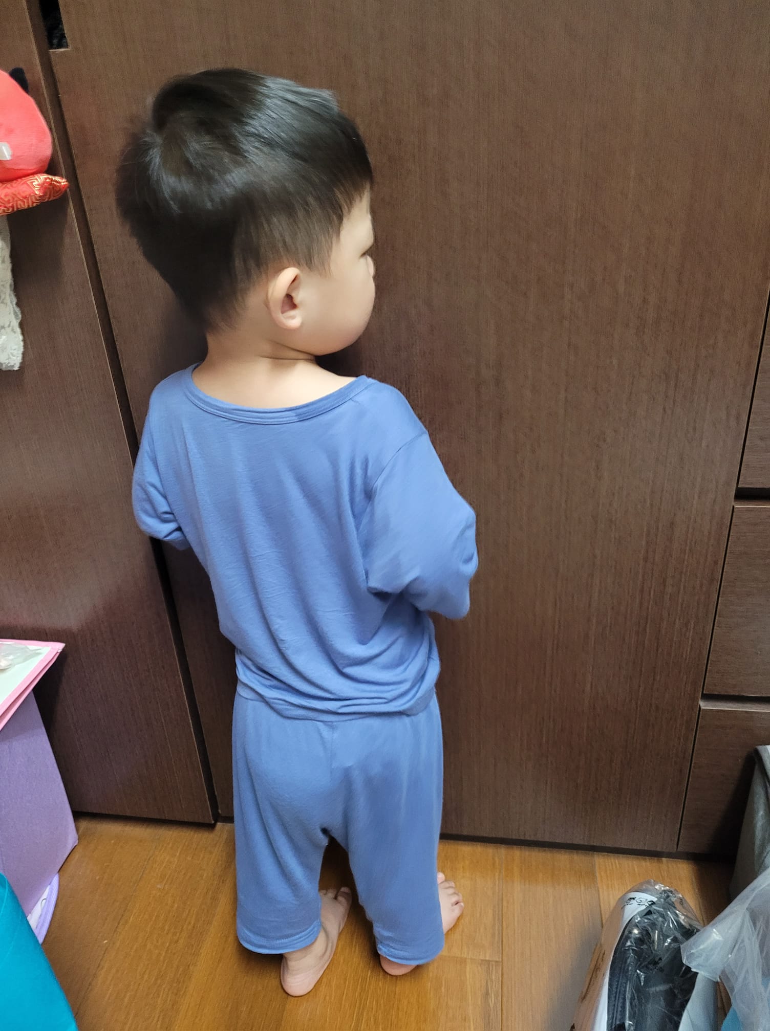 Loạt ảnh trẻ con chịu "h&igrave;nh phạt quốc d&acirc;n" g&acirc;y sốt: Cứ 10 người xem l&agrave; 9 người thấy b&oacute;ng d&aacute;ng tuổi thơ m&igrave;nh- Ảnh 7.