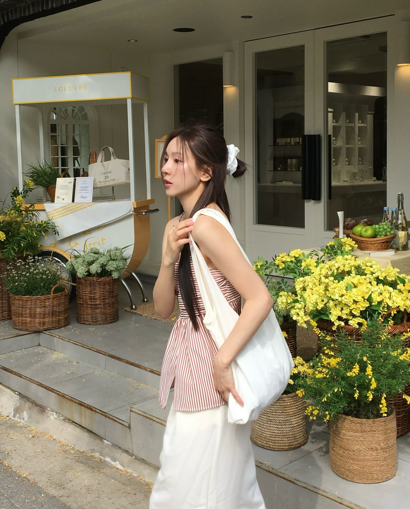 5 c&aacute;ch buộc t&oacute;c m&ugrave;a h&egrave; cực xinh, hợp từ dạo phố tới đi du lịch- Ảnh 4.