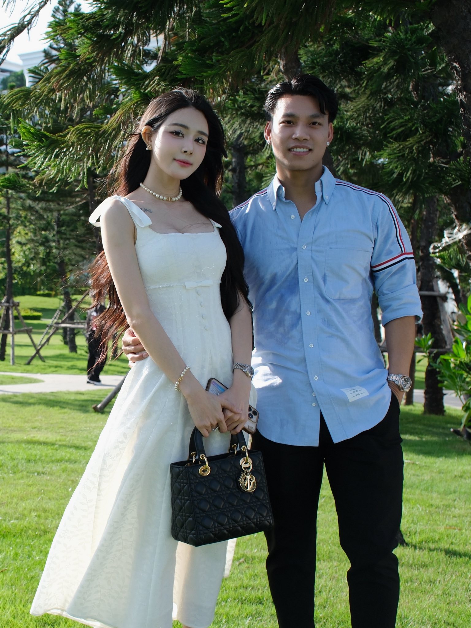 "Cam thường" b&oacute;c nhan sắc thật bạn g&aacute;i "tr&acirc;m anh thế phiệt" của Vũ Văn Thanh, đứng cạnh Hoa kh&ocirc;i đại học Vinh c&agrave;ng lộ r&otilde; kh&aacute;c biệt- Ảnh 5.