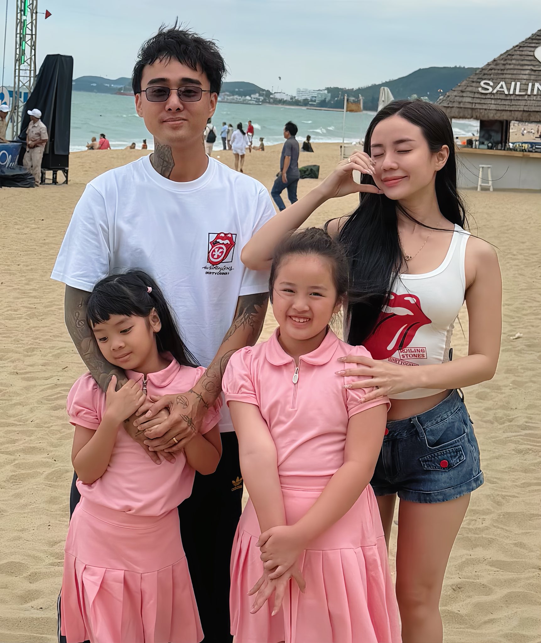 Tuổi 31 của nam ca sĩ Việt đ&igrave;nh đ&aacute;m lấy mẹ đơn th&acirc;n c&oacute; 2 con ri&ecirc;ng, kiếp sau vẫn muốn gắn b&oacute;- Ảnh 2.