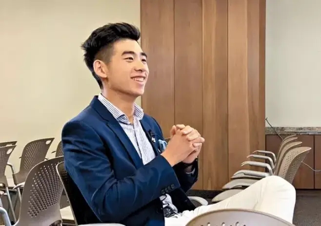 Con rể k&iacute;n tiếng nhất gia tộc "vua s&ograve;ng bạc Macau&rdquo;: Học b&aacute; Harvard, được nh&agrave; g&aacute;i tặng hồi m&ocirc;n 5.000 tỷ năm 2019- Ảnh 1.