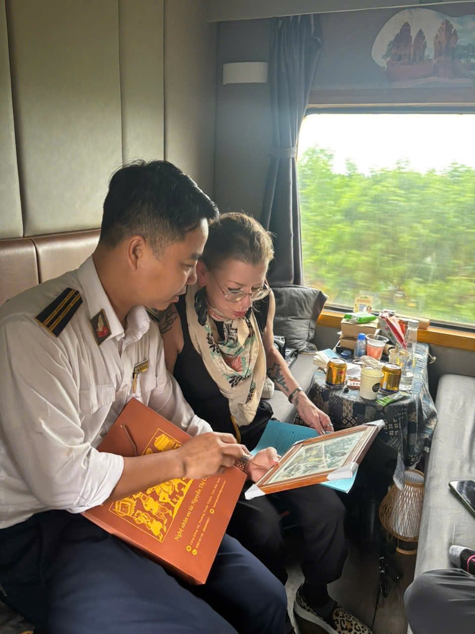 Chuyến tàu đôi chất lượng cao của Đường sắt Việt Nam, được nhận xét như khách sạn, vừa thêm 1 dịch vụ mới- Ảnh 8. Chuyến tàu đôi chất lượng cao của Đường sắt Việt Nam, được nhận xét như khách sạn, vừa thêm 1 dịch vụ mới- Ảnh 8.