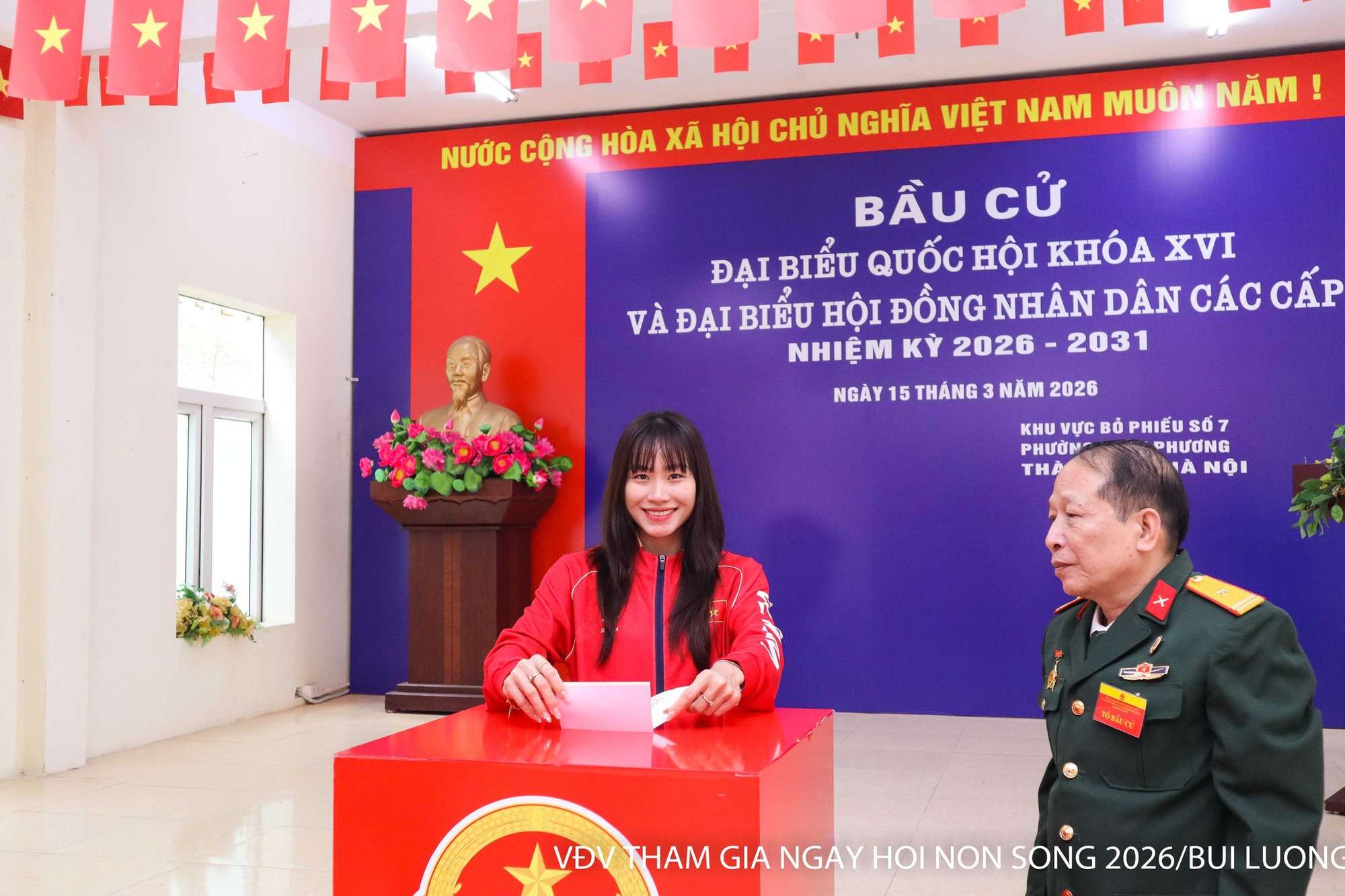 Huấn luyện viên, vận động viên Việt Nam hân hoan, tự hào đi bầu cử- Ảnh 1. Huấn luyện viên, vận động viên Việt Nam hân hoan, tự hào đi bầu cử- Ảnh 1.