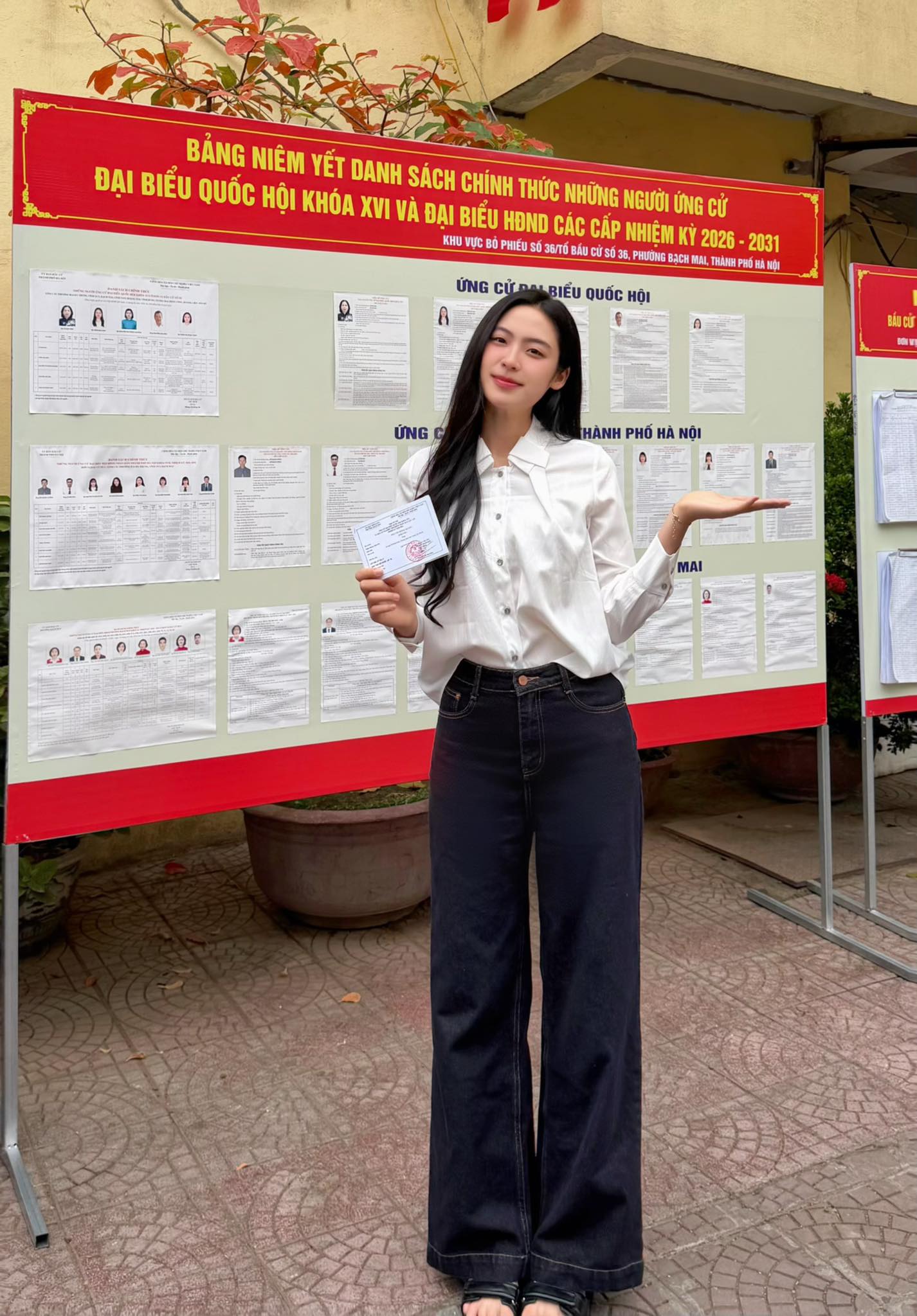 Mỹ nh&acirc;n mang qu&acirc;n h&agrave;m Trung &uacute;y, con g&aacute;i Nghệ sĩ Ưu t&uacute; v&agrave; d&agrave;n KOL tham gia bầu cử: Rộn r&agrave;ng ng&agrave;y hội non s&ocirc;ng!- Ảnh 5.