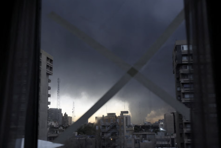 Tang thương Iran sau 15 ng&agrave;y hứng đ&ograve;n tấn c&ocirc;ng của Mỹ - Israel- Ảnh 7.