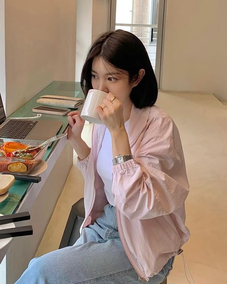 Hỏi người 60 tuổi về sai lầm tiền bạc của giới trẻ: C&acirc;u trả lời chỉ g&oacute;i gọn trong 2 điều- Ảnh 2.