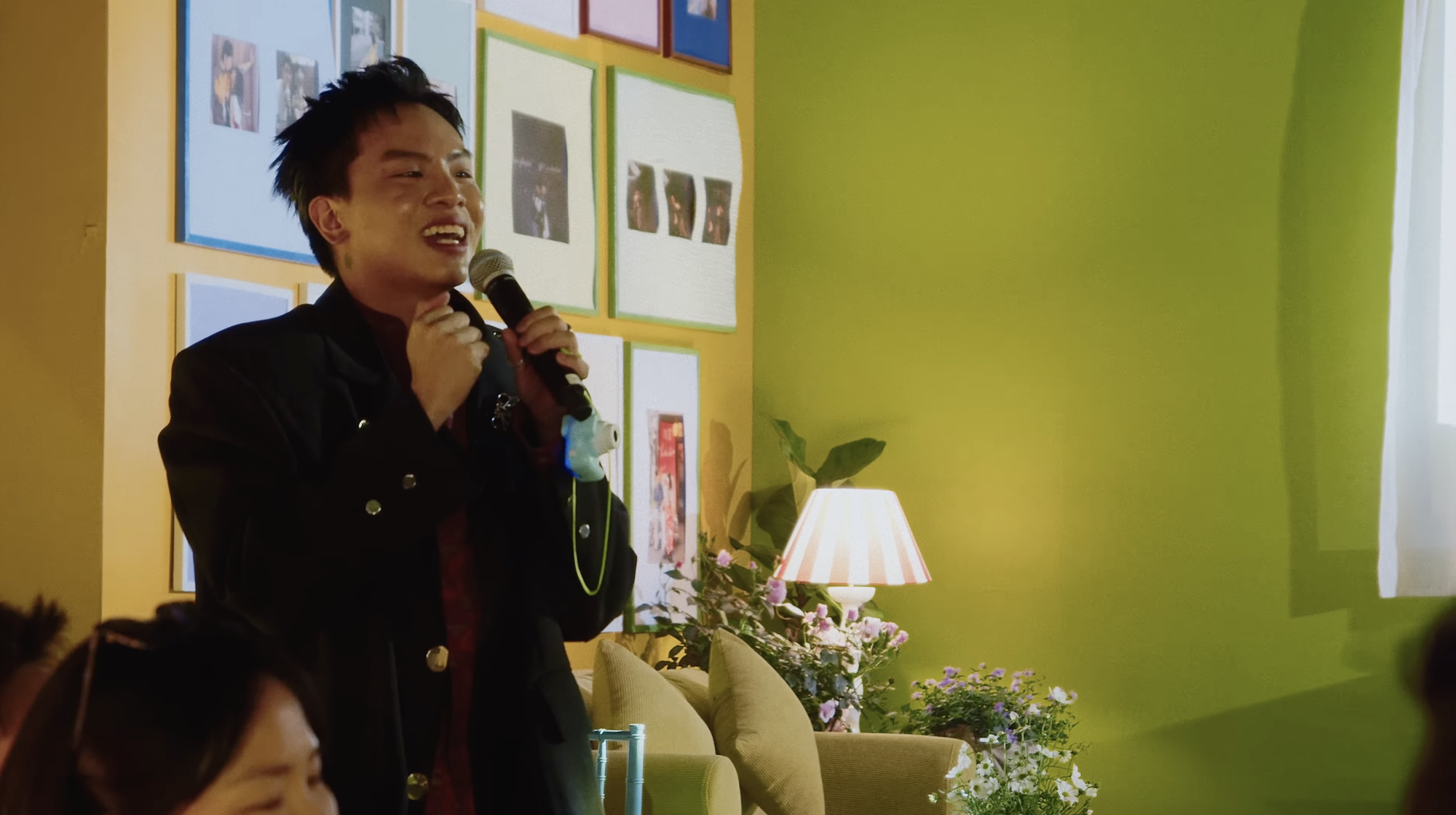 Nam ca sĩ tổ chức đám cưới nhưng không ai biết: Đen Vâu lẻ bóng đến dự, 1 cặp sao bị Nam ca sĩ tổ chức đám cưới nhưng không ai biết: Đen Vâu lẻ bóng đến dự, 1 cặp sao bị