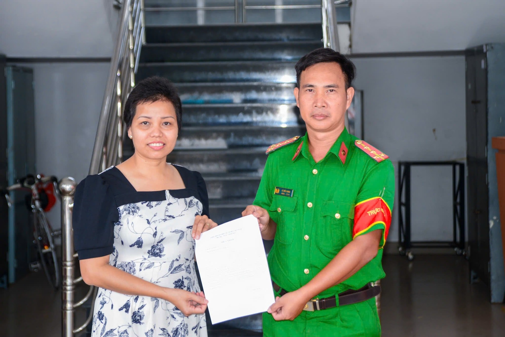 Sau khi chuyển khoản th&agrave;nh c&ocirc;ng 9.999.999 đồng, người phụ nữ SN 1983 kiểm tra t&agrave;i khoản rồi vội b&aacute;o c&ocirc;ng an- Ảnh 1.