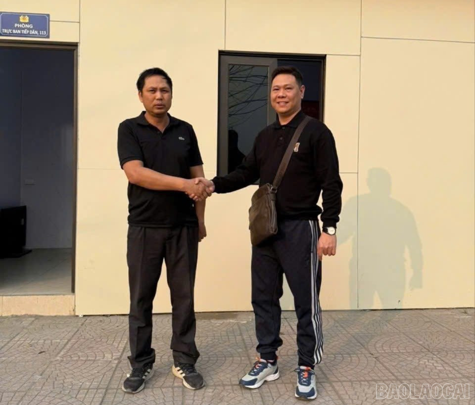 Người đ&agrave;n &ocirc;ng lập tức b&aacute;o c&ocirc;ng an sau khi chuyển 499.999.999 đồng từ t&agrave;i khoản LPBank sang t&agrave;i khoản MB- Ảnh 1.